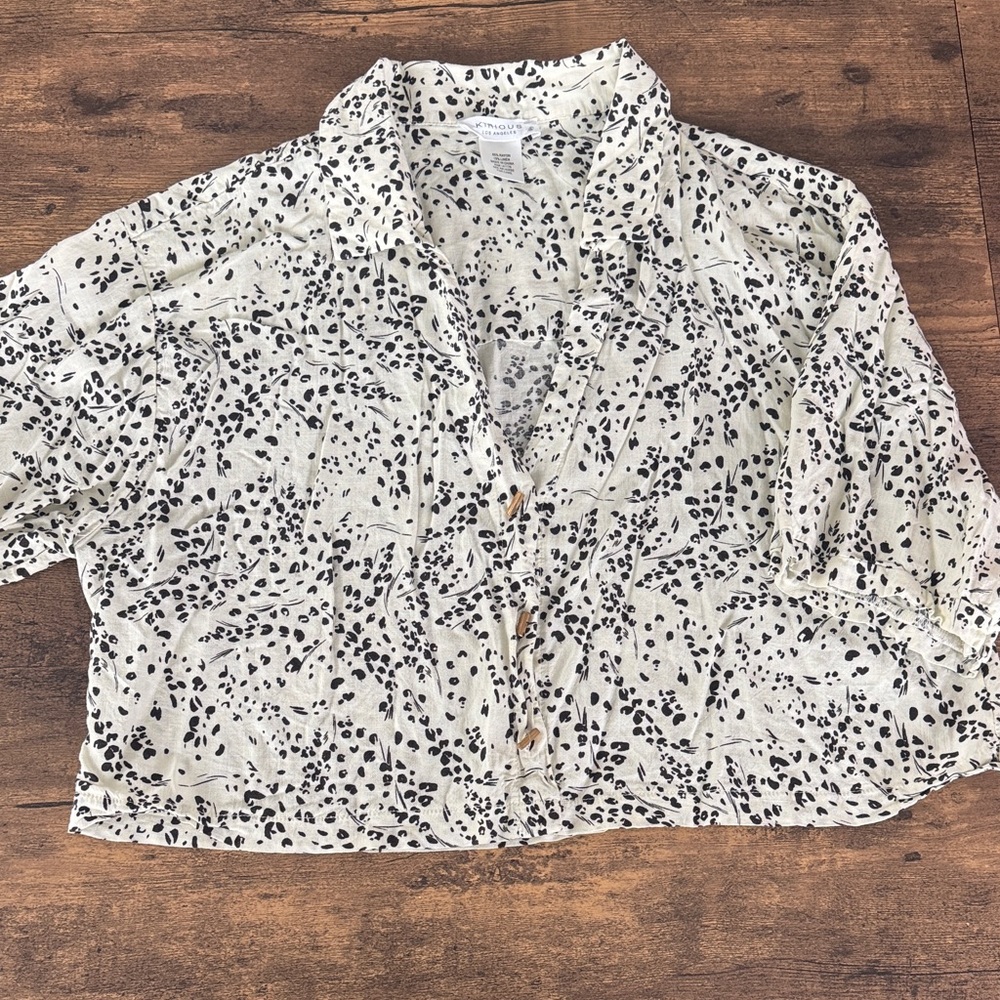 Women's Black and White Printed Top